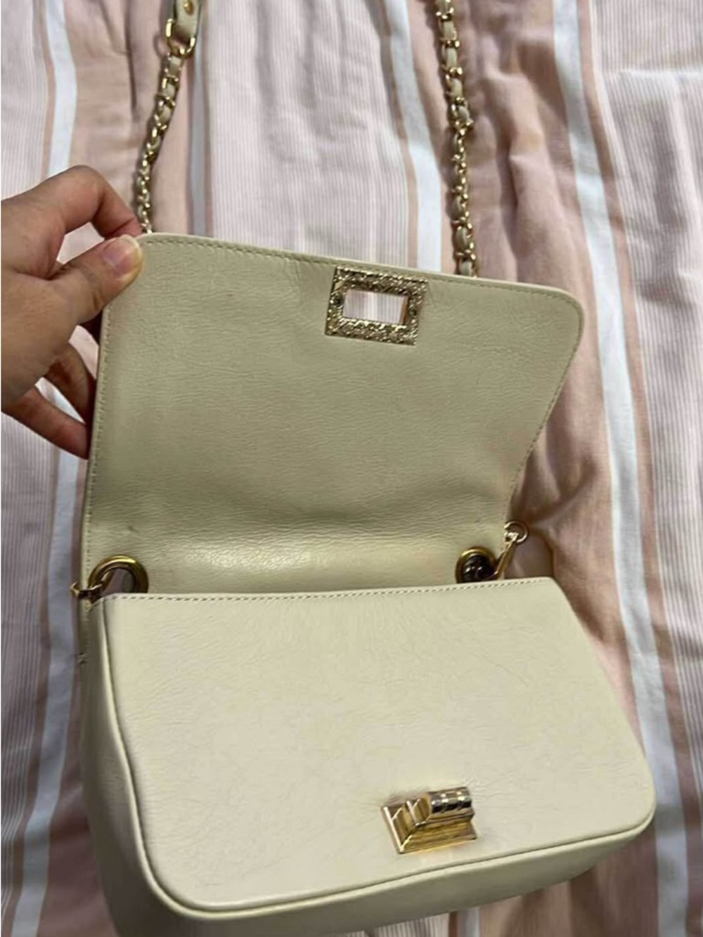 Valentino Cream Quilted Crossbody with Gold Chain and Logo - Picture 2 of 13